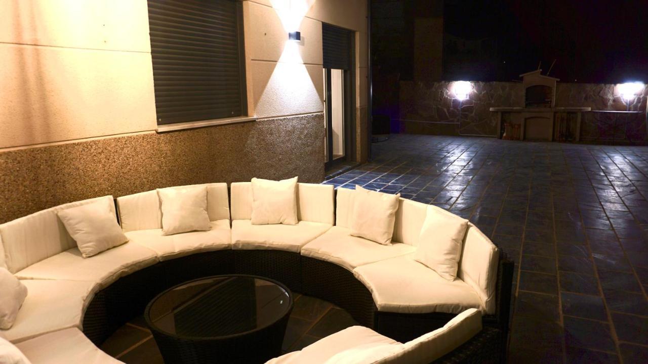 Villa Los Angeles El Espinar Bagian luar foto