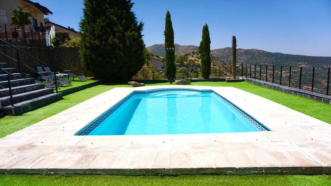 Villa Los Angeles El Espinar Bagian luar foto